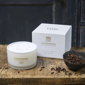 F‍reebie: Rathbornes 1488 Cedar, Cloves and Ambergris Luxury Travel Candle Gift