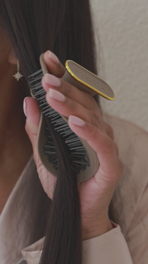 Manta Thick, Straight or Wavy Brush - Velvet Mocha